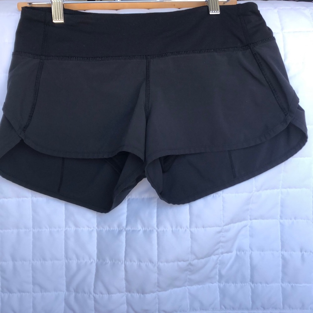 Lululemon 4 Black speed 2.5 inseam